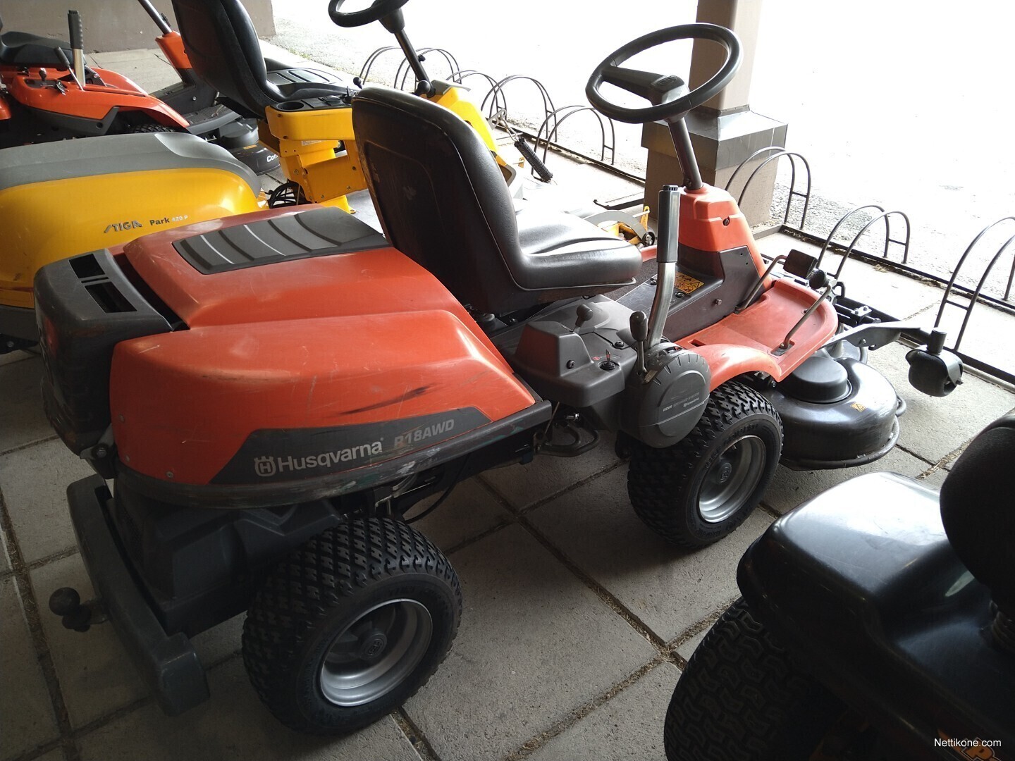 Husqvarna R18AWD groundscare mowers Nettikone