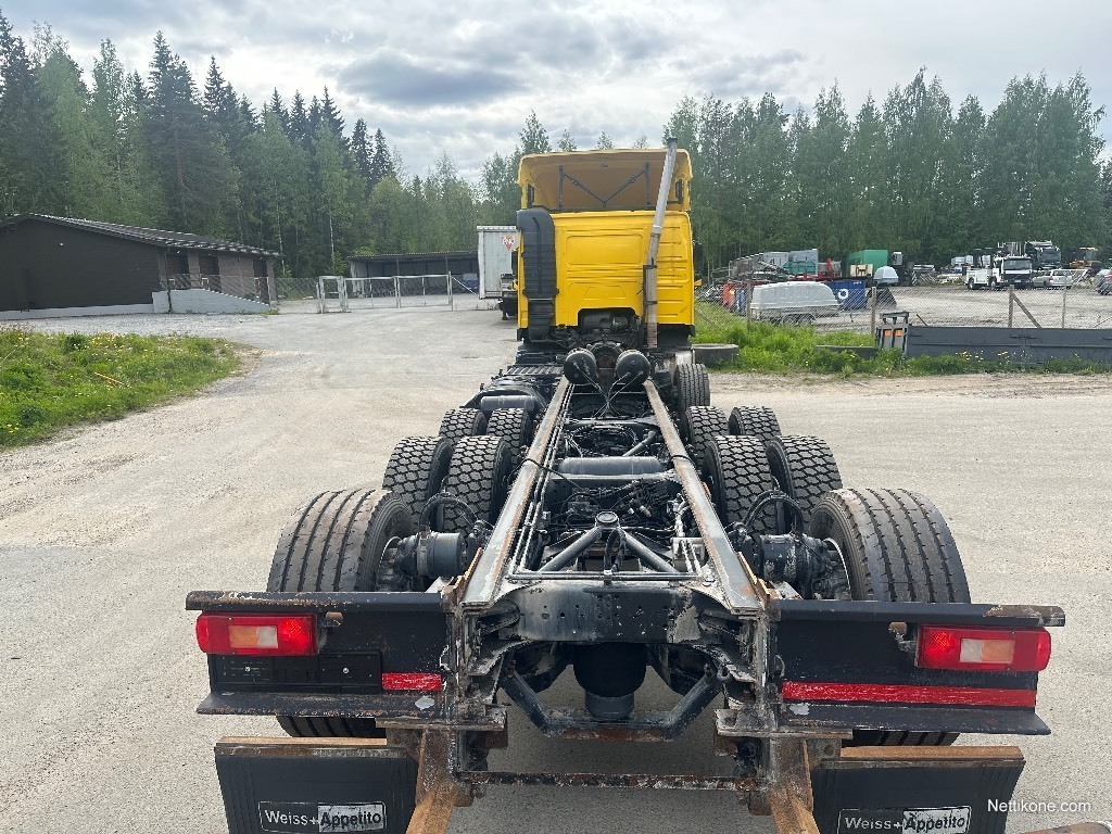 Volvo Trucks Suomi - Volvo FMX 10x4 XPro - maansiirtoauto Volvo Dynamic  Steering-ohjauksella, ryömintävaihteilla ja ELG-lavalla