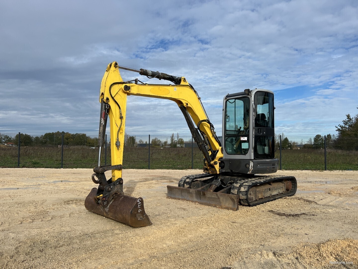 New Holland E50B SR Kaivinkone, 2012 - Nettikone