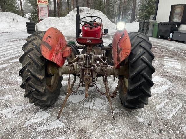 Tractors-Massey Ferguson