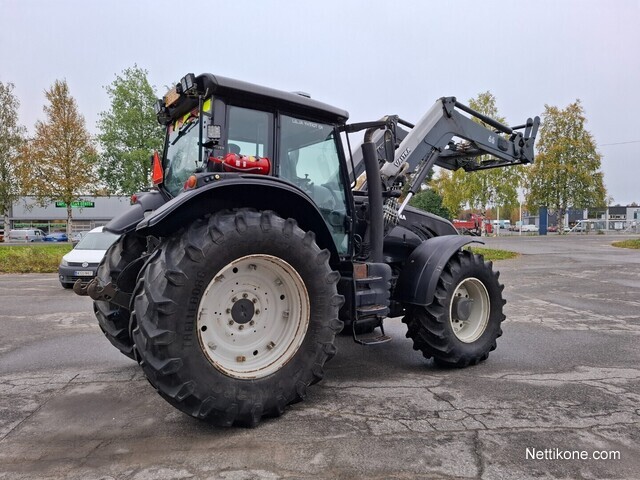 Tractors-Valtra