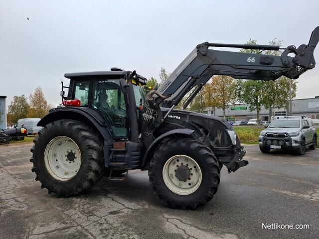 Tractors-Valtra