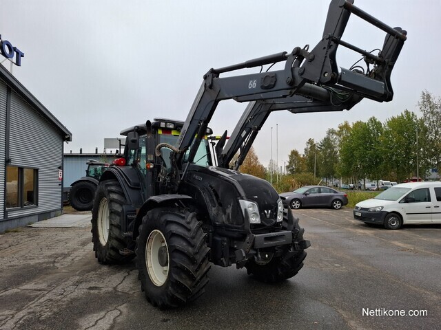 Tractors-Valtra