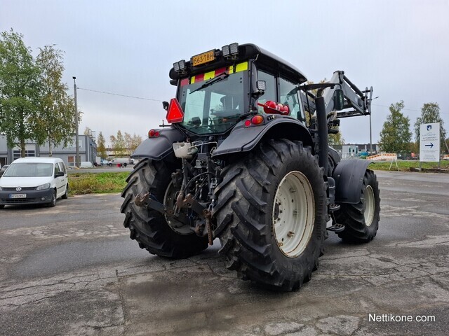 Tractors-Valtra