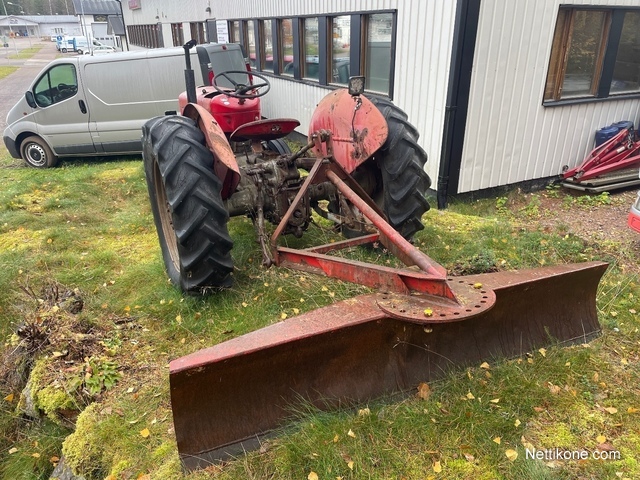 Tractors-Massey Ferguson