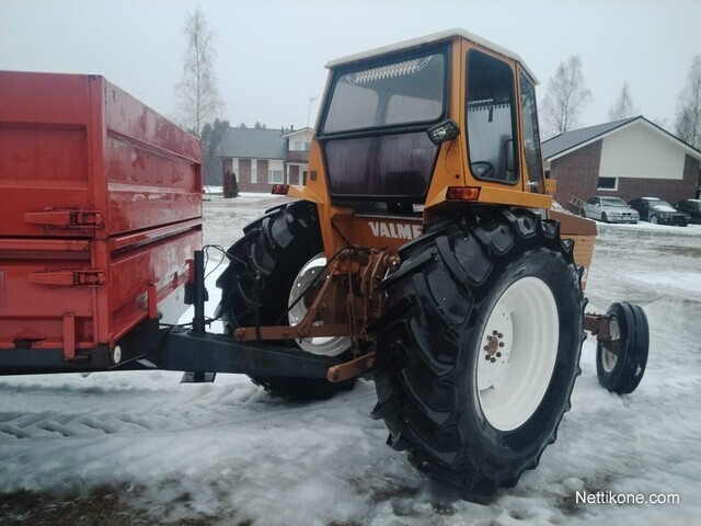 Tractors-Valmet