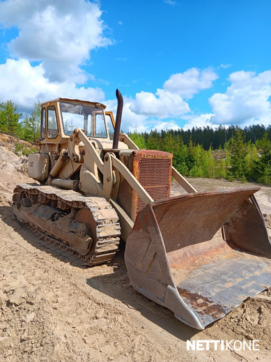 Puskutraktorit ja putkenlaskukoneet-Caterpillar