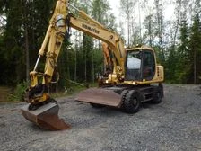 Komatsu PW 130 ES-6K pyörittäjällä